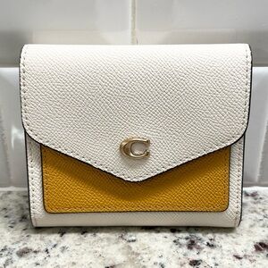 Coach Cream Color Block Tri-fold Wallet EUC